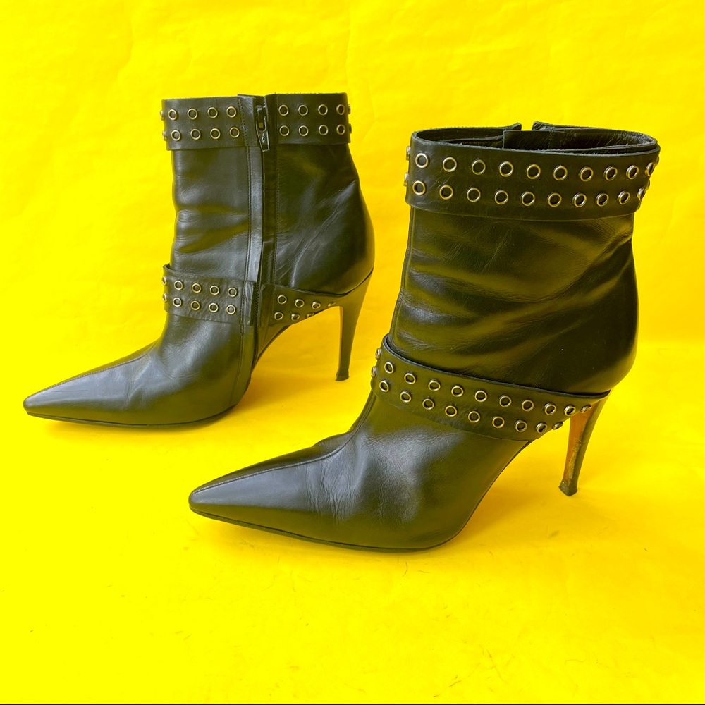 Vintage Manolo Blahnik black all leather booties